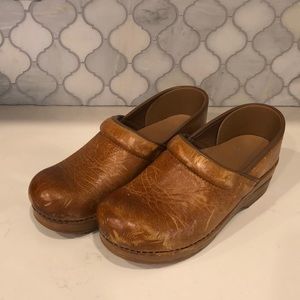 Dansko clogs Honey Distressed